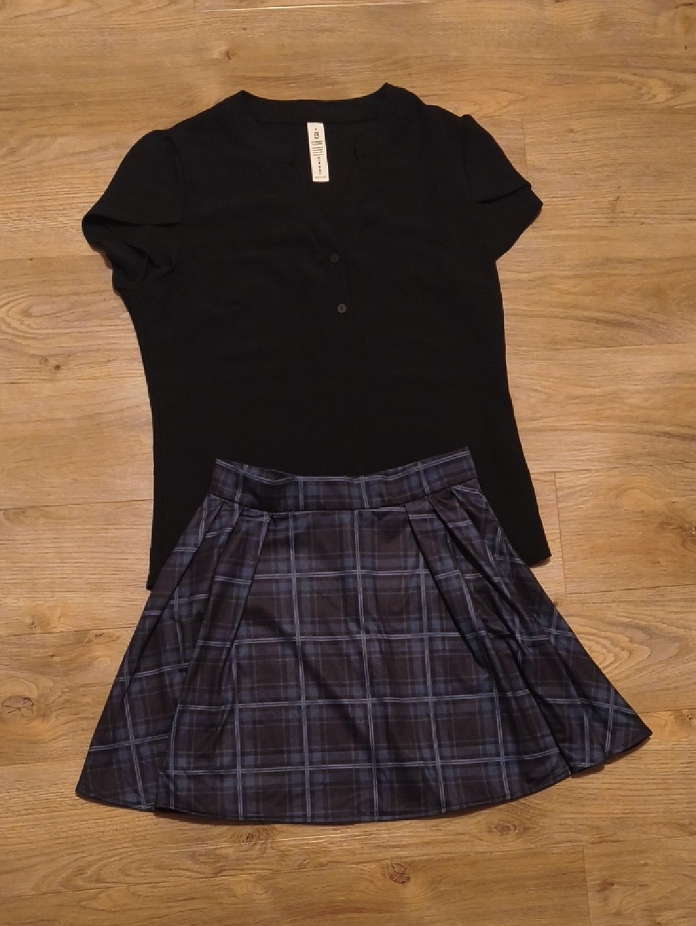 Women’s Navy Plaid A-Line Skirt With Capped Sleeve Blouse